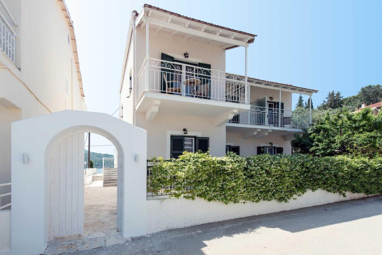Marika Apartments Kassiopi Bagian luar foto