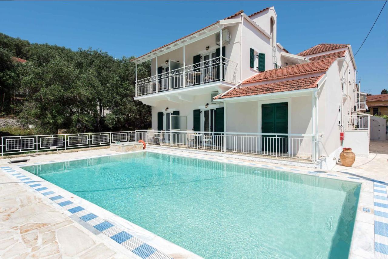 Marika Apartments Kassiopi Bagian luar foto