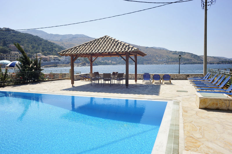Marika Apartments Kassiopi Bagian luar foto